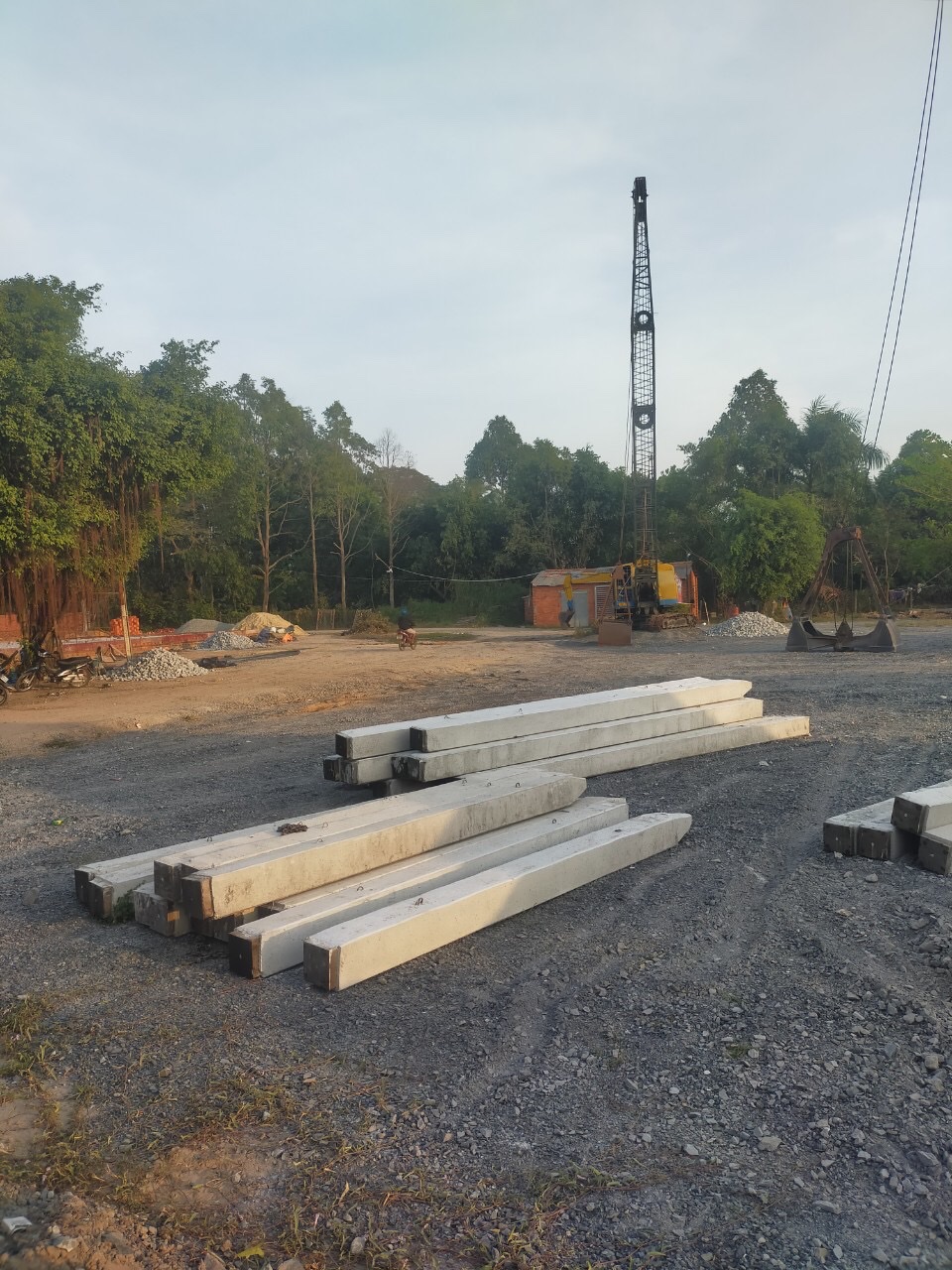 Tim cọc b&ecirc; t&ocirc;ng đ&atilde; &eacute;p ho&agrave;n thiện tại c&ocirc;ng tr&igrave;nh bờ k&egrave;