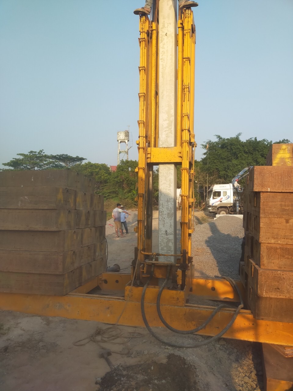 Kiểm tra chất lượng cọc b&ecirc; t&ocirc;ng trước khi b&agrave;n giao c&ocirc;ng tr&igrave;nh