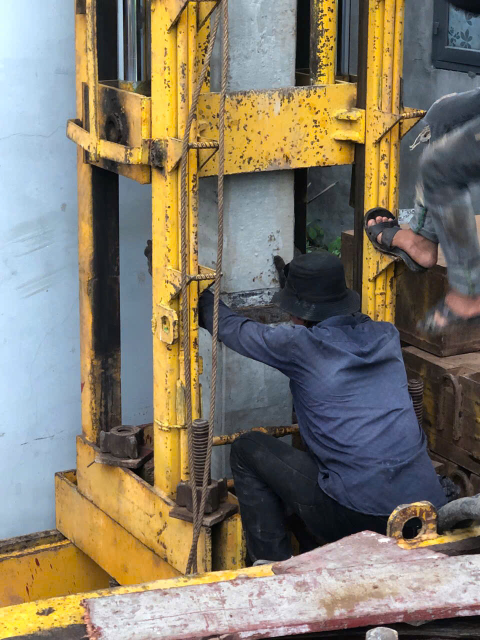 Máy ép tải sắt An Vinh